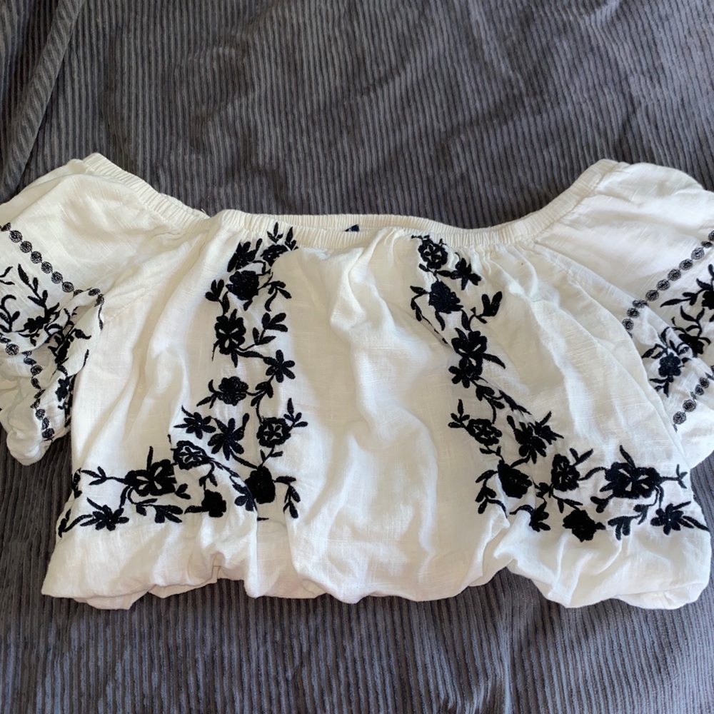 Off the shoulder Shirt